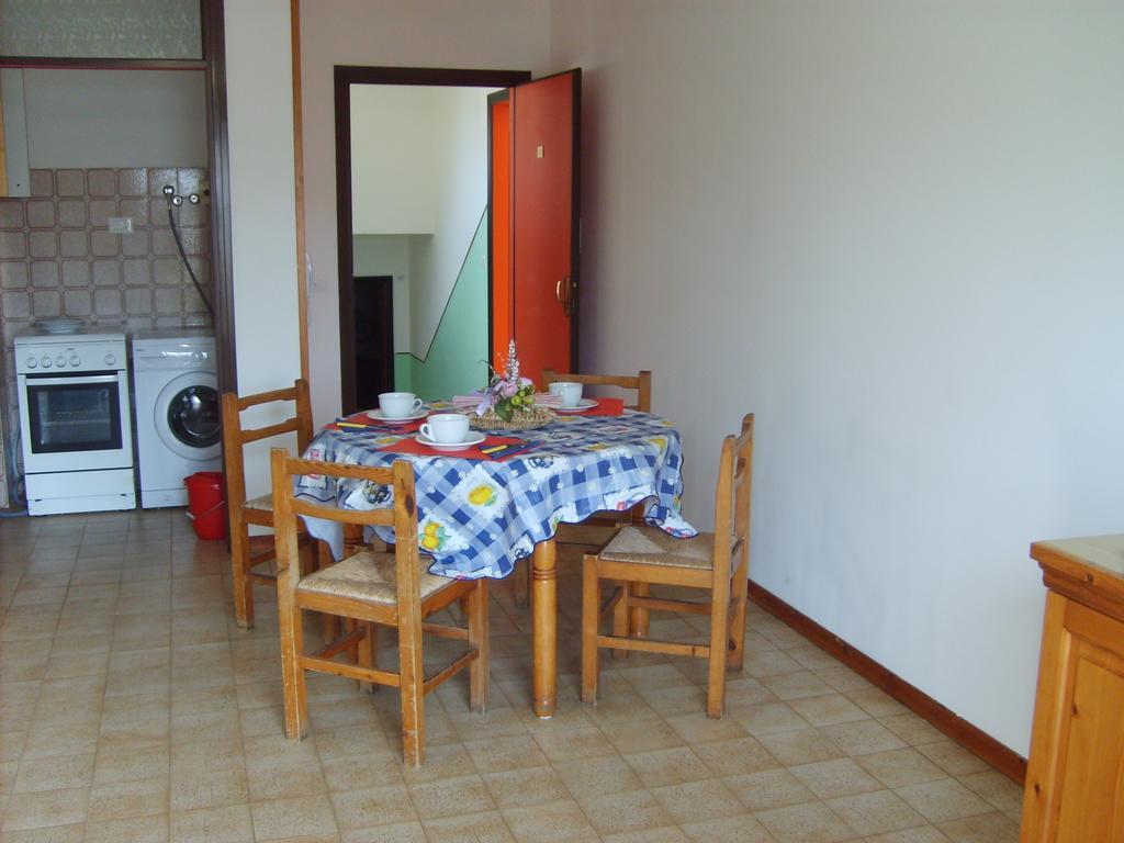 Amanda Appartamenti Lido Adriano Habitación foto