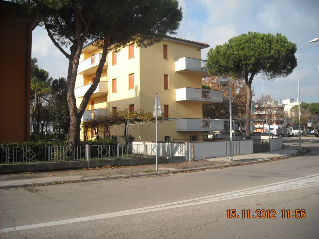 Amanda Appartamenti Lido Adriano Habitación foto